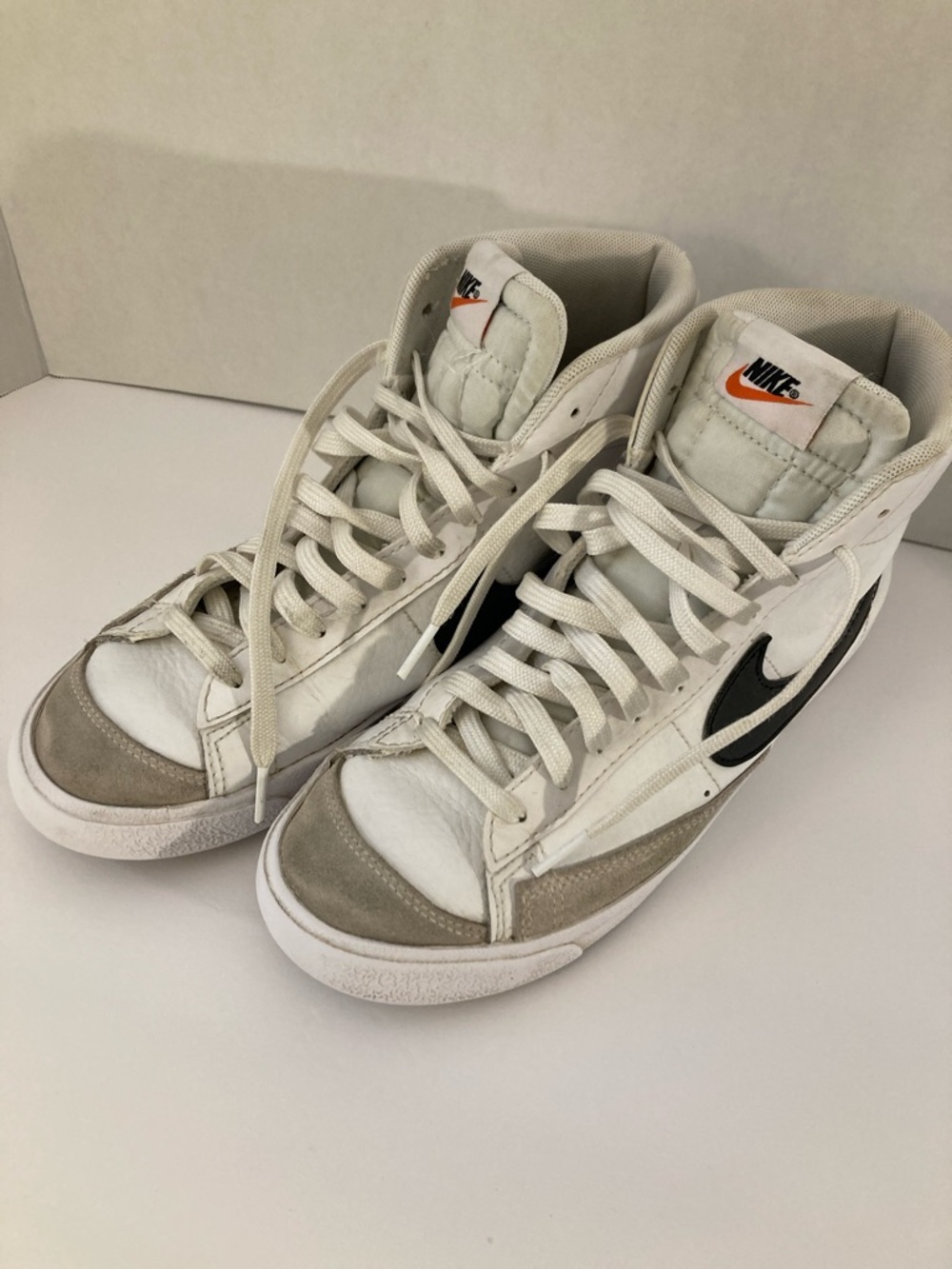 Nike Blazers Size 7Y mid high White Black Sneakers